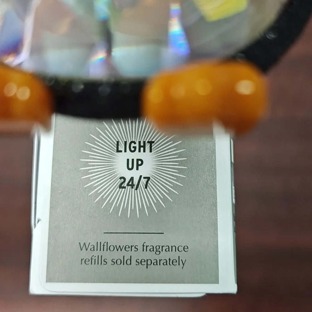 Bath & Body Works White Barn MR.PENGUIN Nightlight + SWEETS & TREATS Wallflowers